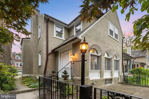 220 Idell St, Philadelphia, PA 19119