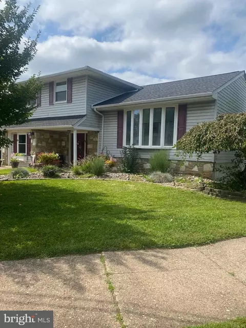 9734 Laramie Rd, Philadelphia, PA 19115
