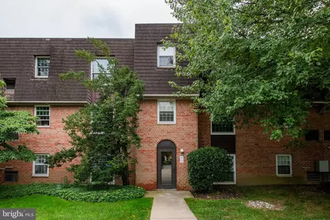 4000 Gypsy Ln #215A2, Philadelphia, PA 19129