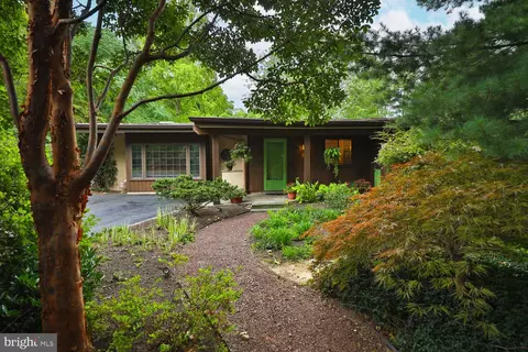 7710 Moreland Cir, Philadelphia, PA 19118
