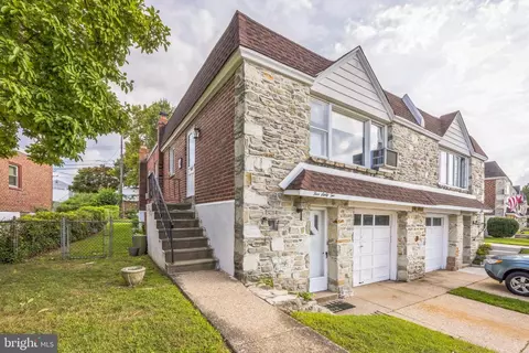 562 Wartman St, Philadelphia, PA 19128