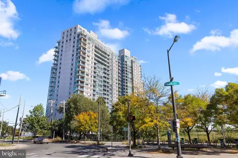 901 N Penn St #F1205, Philadelphia, PA 19123