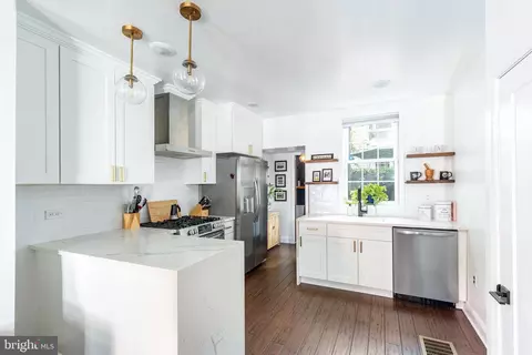 114 Monroe St, Philadelphia, PA 19147