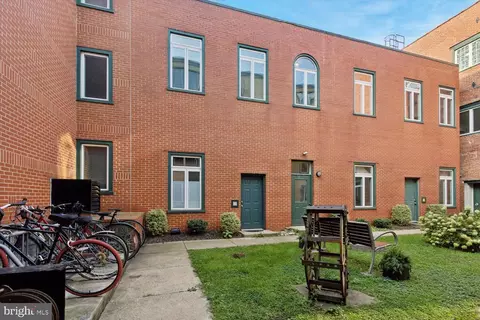 130 N 36 N Bread St #228, Philadelphia, PA 19106