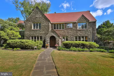 3803 The Oak Rd, Philadelphia, PA 19129