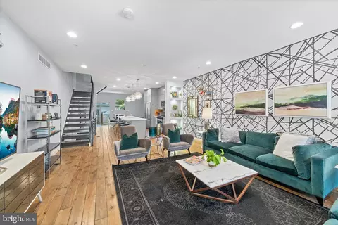 2048 E Arizona St, Philadelphia, PA 19125