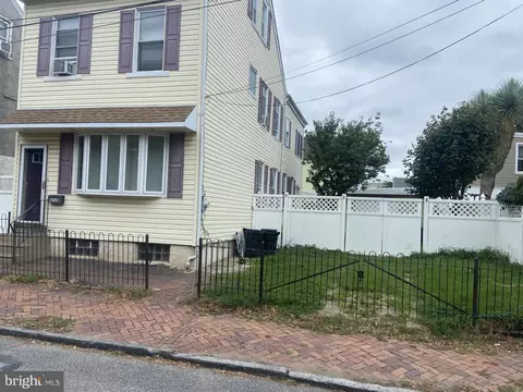 4728 Garden St, Philadelphia, PA 19137