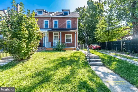 7211 N Broad St, Philadelphia, PA 19126