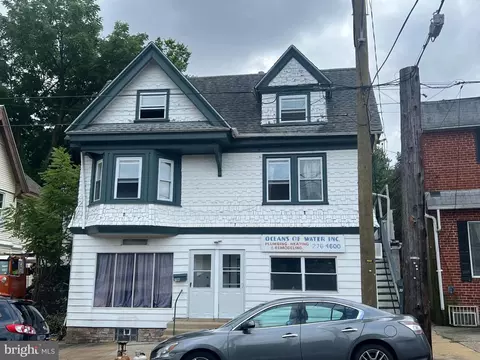 708 10 Oak Ln, Philadelphia, PA 19126