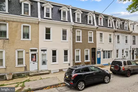 449 Pensdale St, Philadelphia, PA 19128
