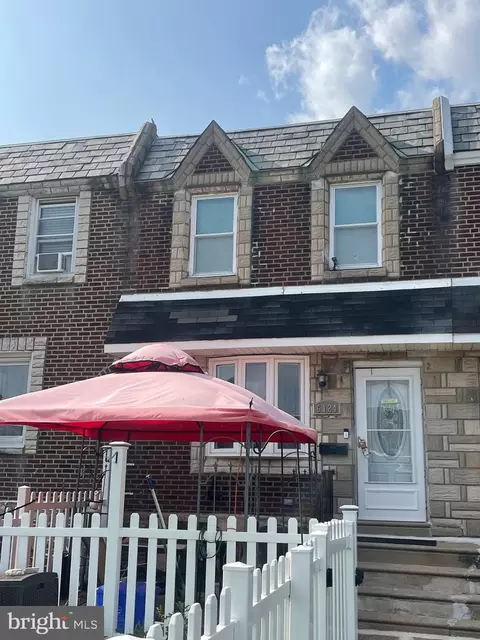 6124 Tackawanna St, Philadelphia, PA 19135