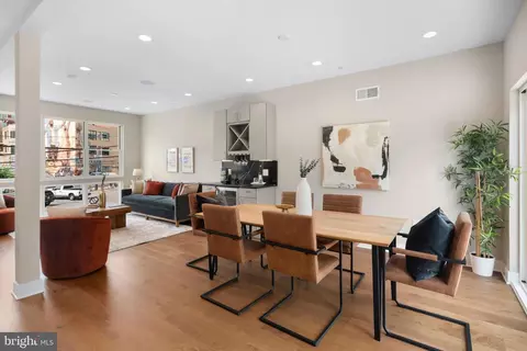 657 N Park Ave, Philadelphia, PA 19123