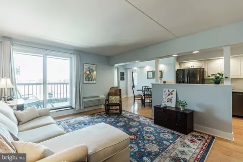 200 10 Lombard St #706, Philadelphia, PA 19147