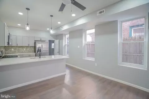 2402 N 16th St, Philadelphia, PA 19132