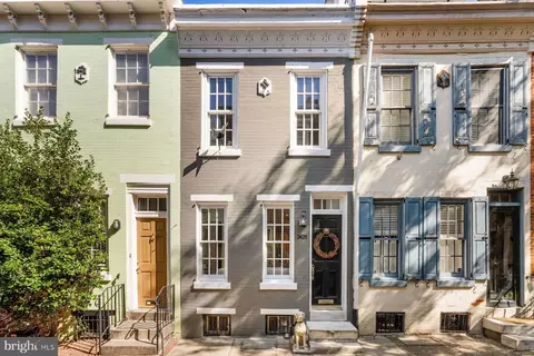 2425 Panama St, Philadelphia, PA 19103