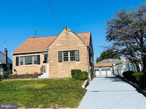 8016 Leonard St, Philadelphia, PA 19152