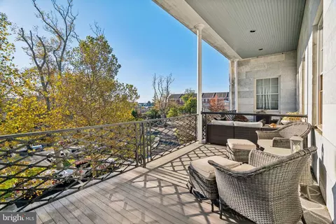 1 Academy Cir #303, Philadelphia, PA 19146