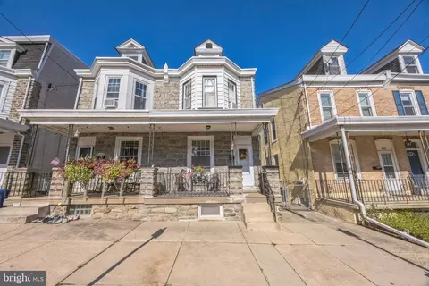 4327 Pechin St, Philadelphia, PA 19128