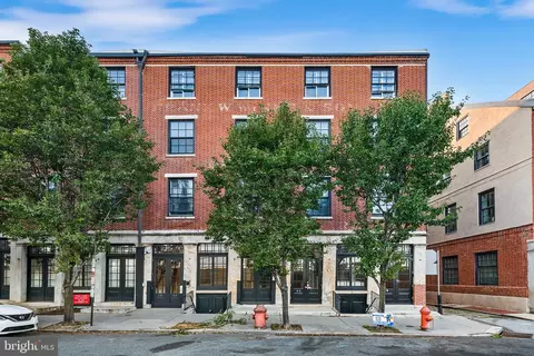 38 N Front St #4H, Philadelphia, PA 19106