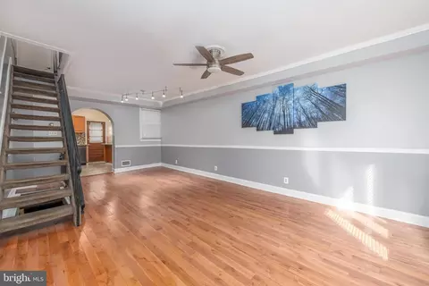 2524 S Alder St, Philadelphia, PA 19148