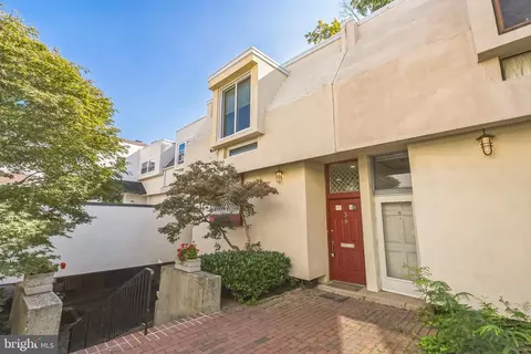 3 Lombard Mews, Philadelphia, PA 19147
