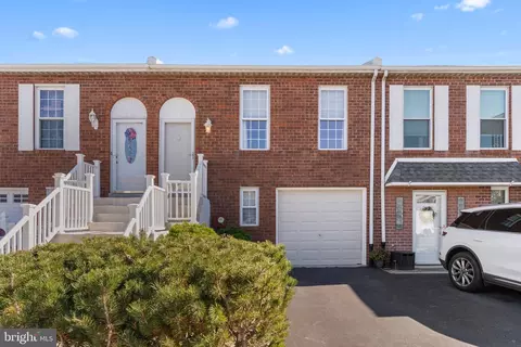 10757 E Pelle Cir, Philadelphia, PA 19154
