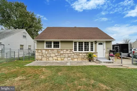 9411 Academy Rd, Philadelphia, PA 19114