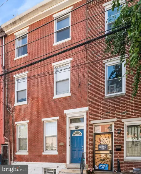 911 N 6th St, Philadelphia, PA 19123