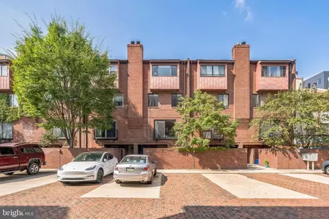 2213 25 Race St #208, Philadelphia, PA 19103
