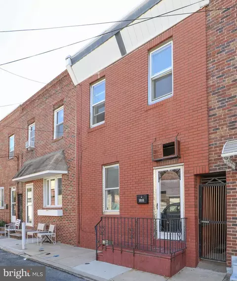 2635 Webb St, Philadelphia, PA 19125