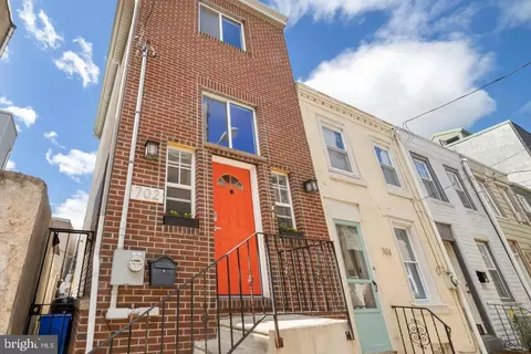 702 Sears St, Philadelphia, PA 19147