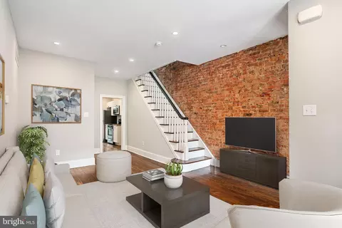 3242 Chatham St, Philadelphia, PA 19134