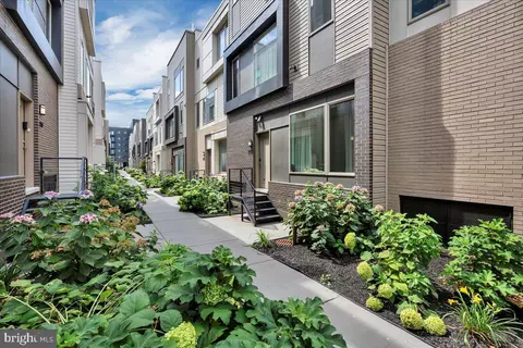 2118 Kensington Walk, Philadelphia, PA 19125