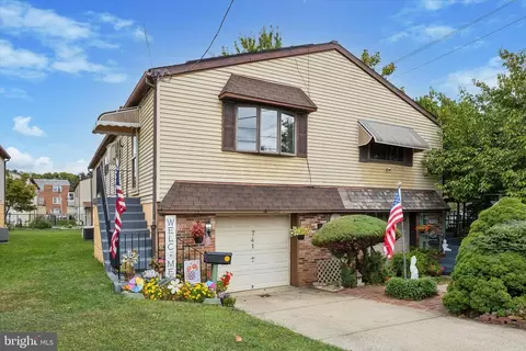 741 Brighton St, Philadelphia, PA 19111