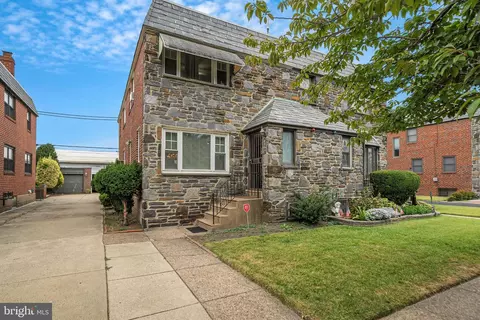 2422 S 22nd St, Philadelphia, PA 19145