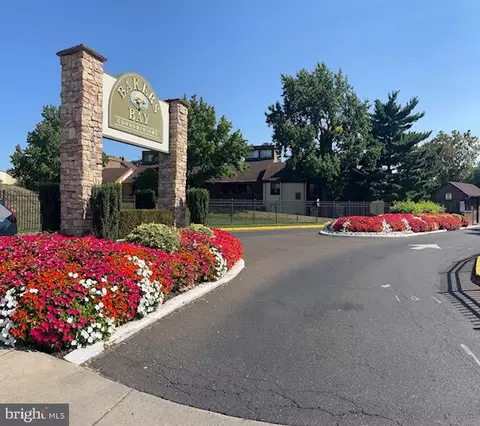 5009 S Convent Ln #244, Philadelphia, PA 19114