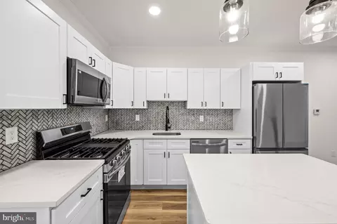 410 Cross St, Philadelphia, PA 19147