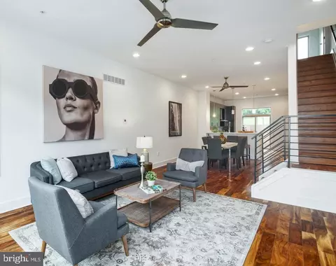 740 S Columbus Blvd #45, Philadelphia, PA 19147