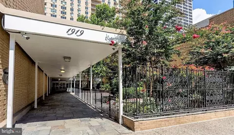 1919 Chestnut St #1811, Philadelphia, PA 19103
