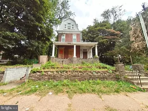 5837 N 13th St, Philadelphia, PA 19141
