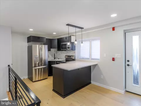 1825 S 10th #1, Philadelphia, PA 19148