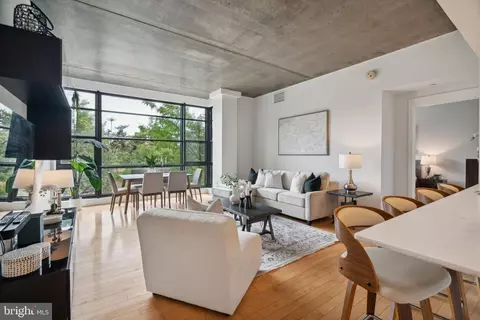 317 Vine St #205, Philadelphia, PA 19106