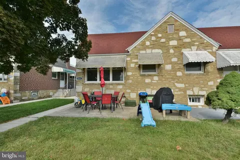 2207 Emerson St, Philadelphia, PA 19152