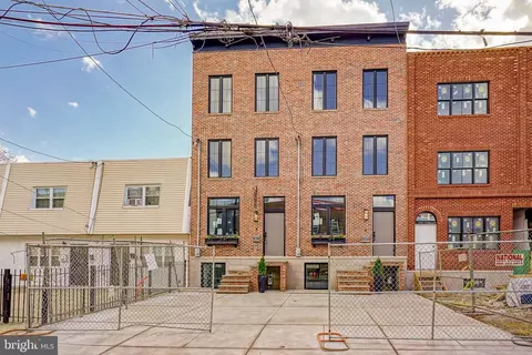516 E Cabot St, Philadelphia, PA 19125