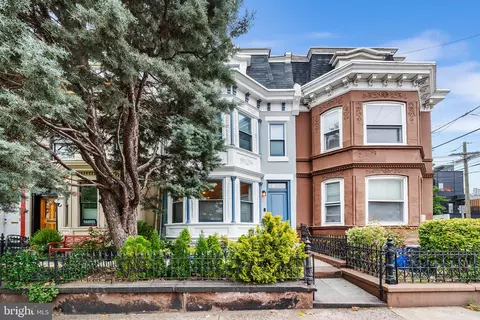 2203 Bainbridge St, Philadelphia, PA 19146