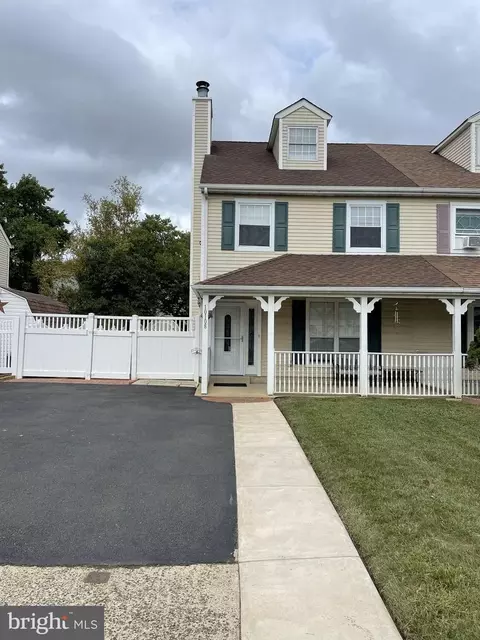 10108 Alexandra Ln, Philadelphia, PA 19116