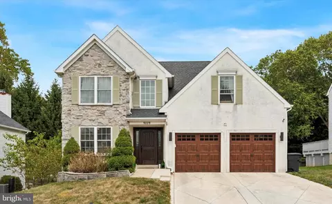 9009 Buttonwood Pl, Philadelphia, PA 19128