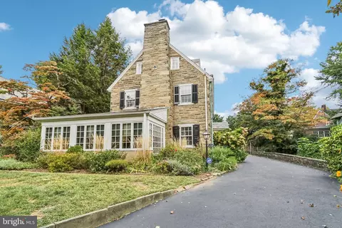 7209 Lincoln Dr, Philadelphia, PA 19119