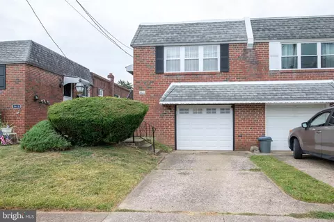 9620 Chapelcroft St, Philadelphia, PA 19115