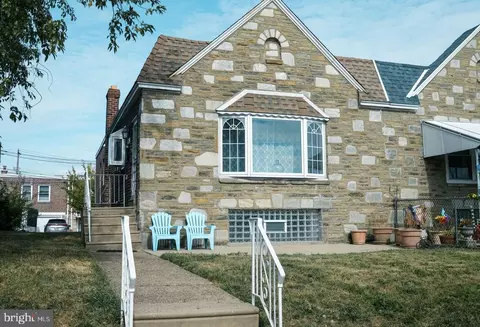 2305 Oakmont St, Philadelphia, PA 19152